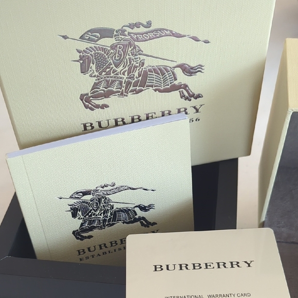 Burberry Beige Watch - Picture 3 of 10